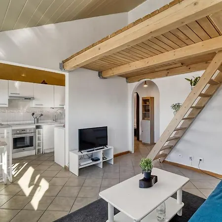 Zenbnb / Medini / Parking / 4 Pers. / Wifi / Annemasse