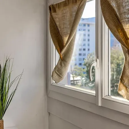 Zenbnb / Medini / Parking / 4 Pers. / Wifi / * Annemasse